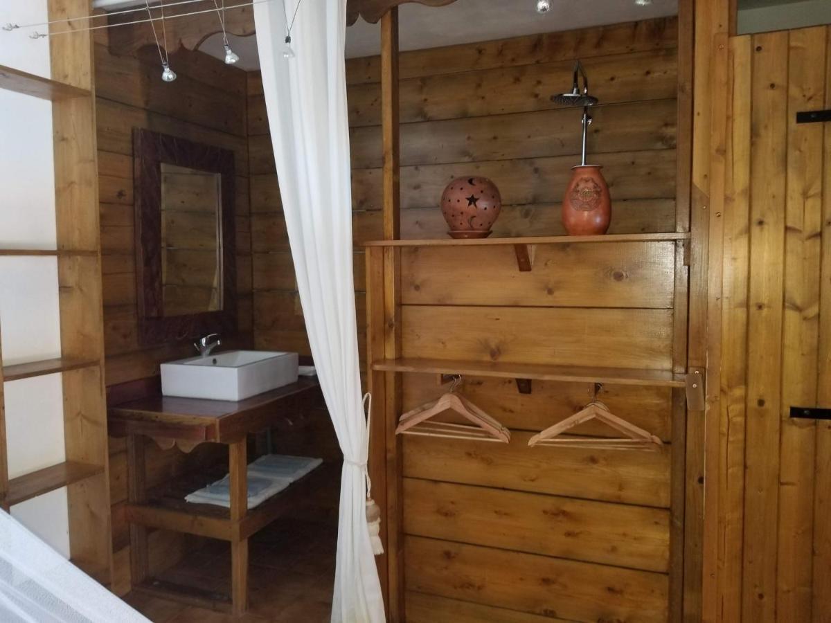 Les Bananes Vertes Ecolodges 圣克洛德 外观 照片