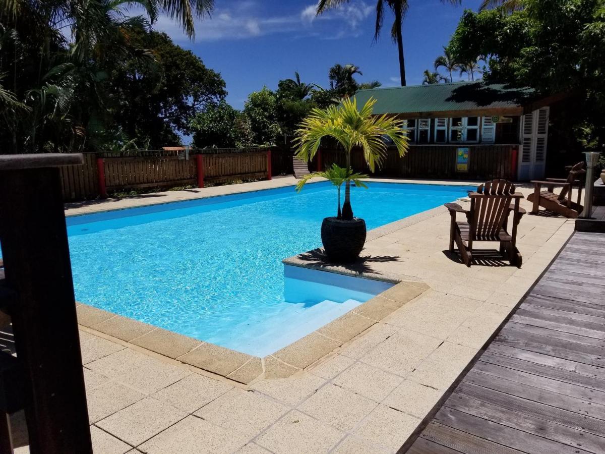 Les Bananes Vertes Ecolodges 圣克洛德 外观 照片