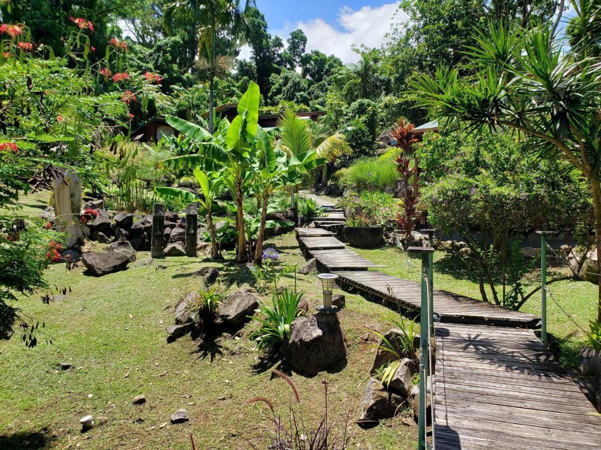 Les Bananes Vertes Ecolodges 圣克洛德 外观 照片