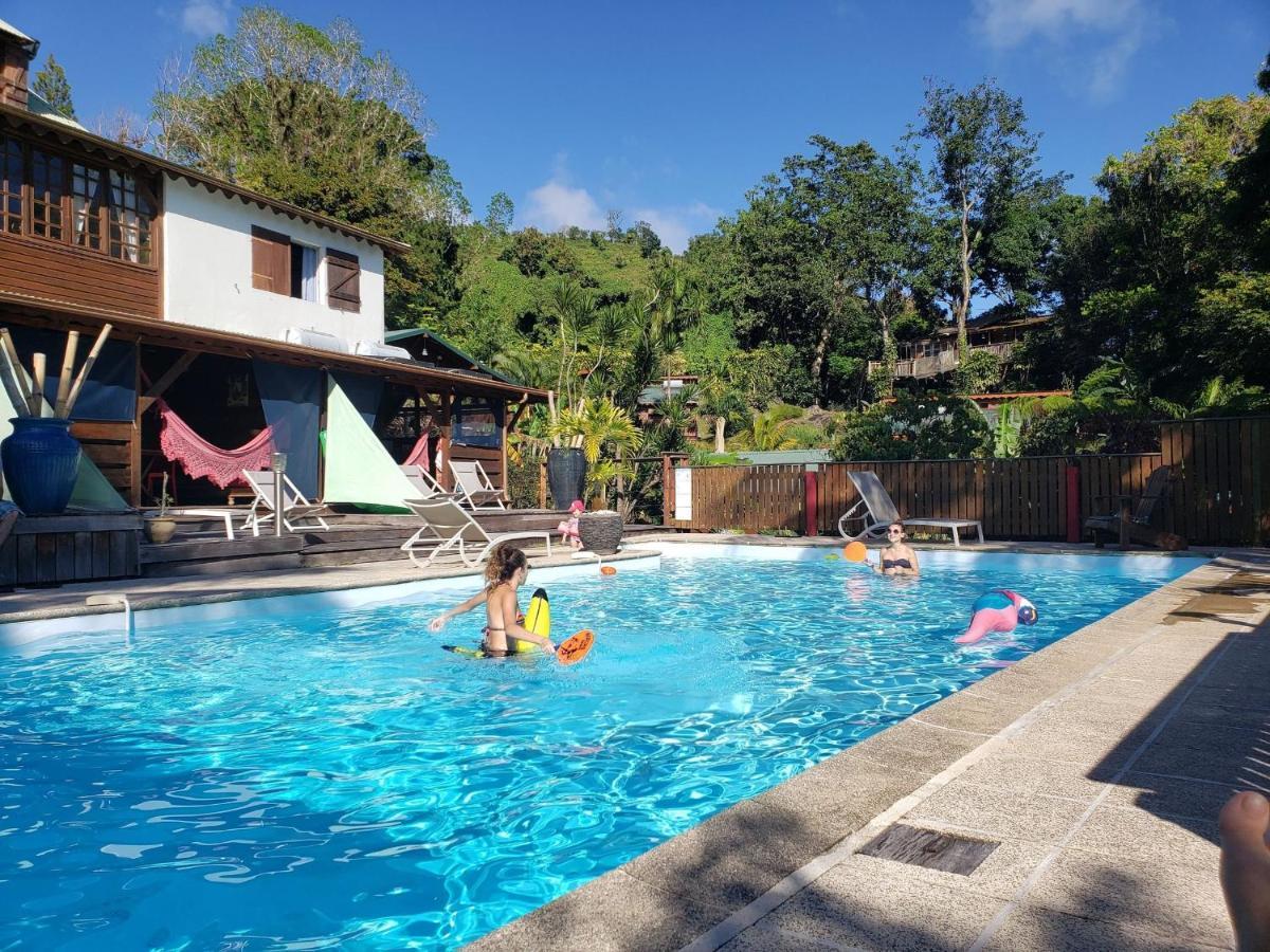 Les Bananes Vertes Ecolodges 圣克洛德 外观 照片