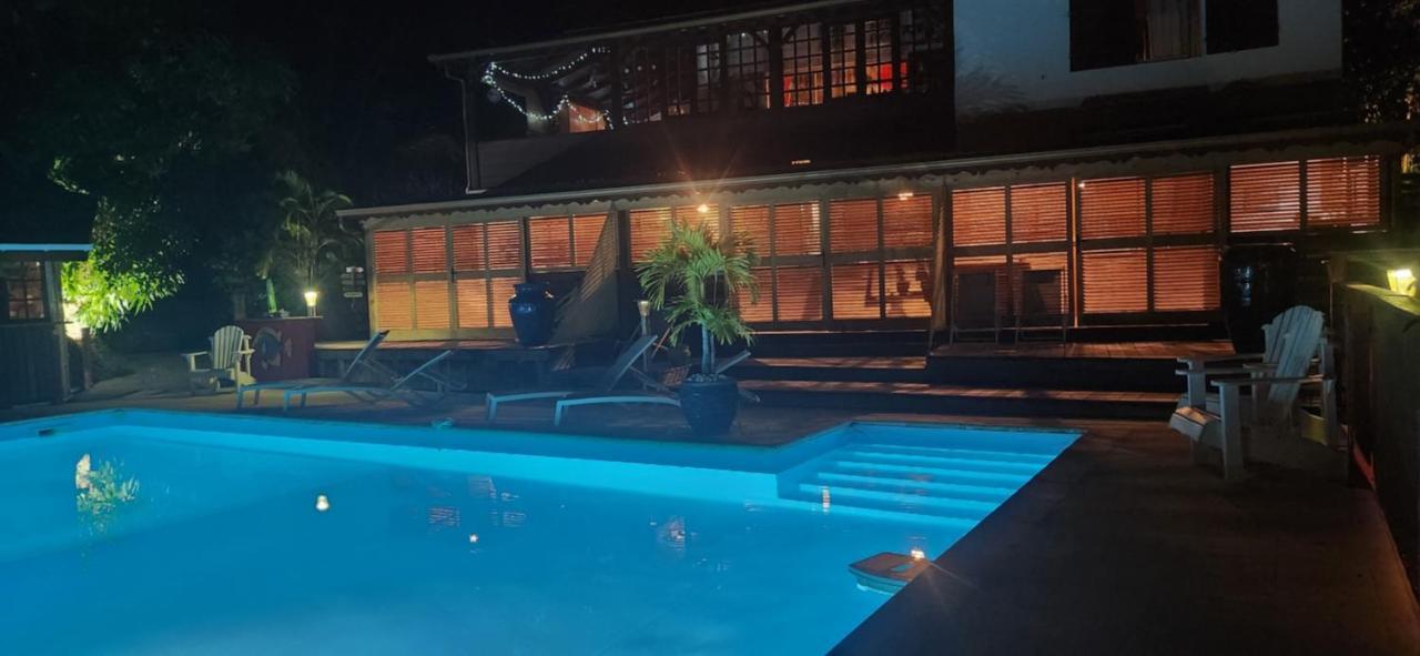 Les Bananes Vertes Ecolodges 圣克洛德 外观 照片