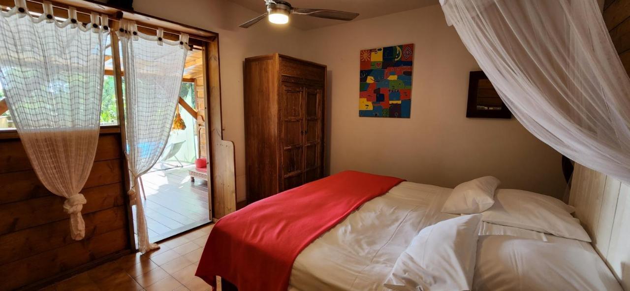 Les Bananes Vertes Ecolodges 圣克洛德 外观 照片