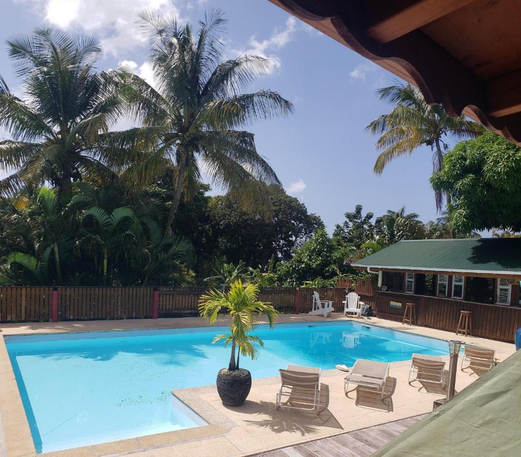 Les Bananes Vertes Ecolodges 圣克洛德 外观 照片