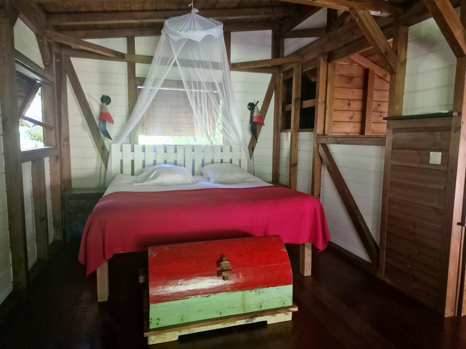 Les Bananes Vertes Ecolodges 圣克洛德 外观 照片