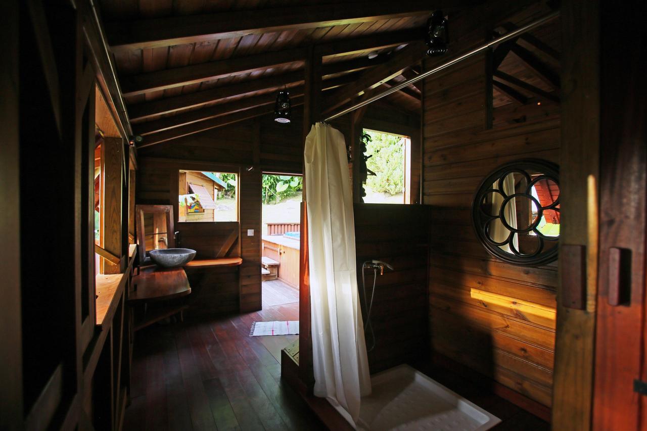 Les Bananes Vertes Ecolodges 圣克洛德 外观 照片
